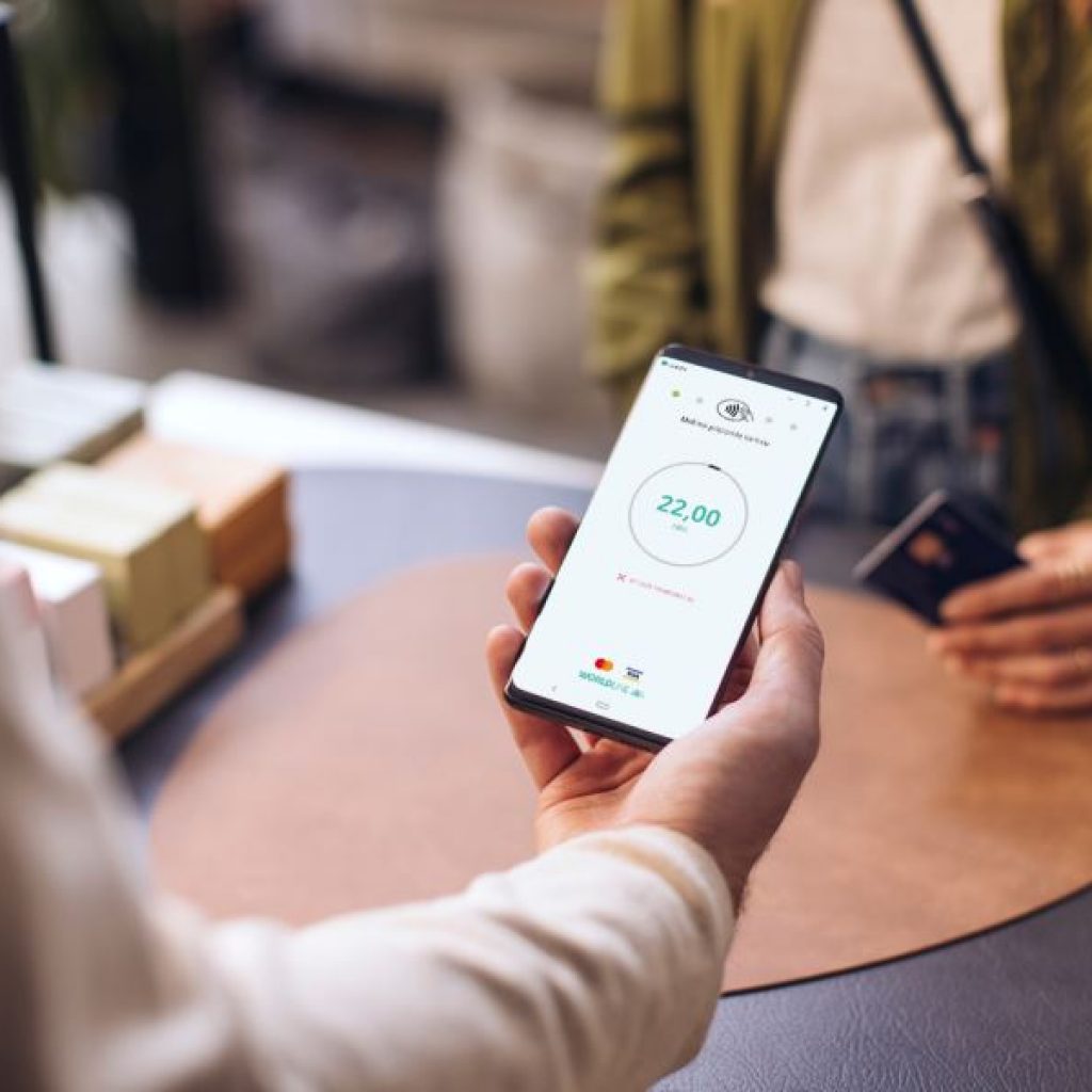 softpos-aplikacija-lansirana-na-hrvatsko-trziste,-pametni-telefon-pretvara-u-pos-uredjaj