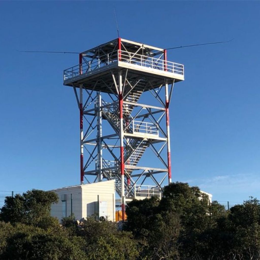 pocelo-postavljanje-meteoroloskog-radara-na-debeljaku-kraj-sukosana