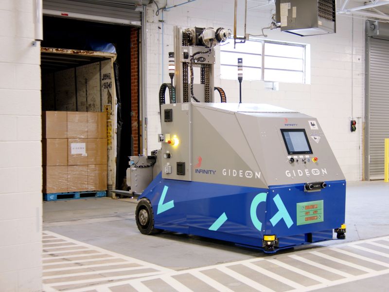 gideon-predstavio-autonomni-vilicar-trey-za-utovar-i-istovar-kamiona