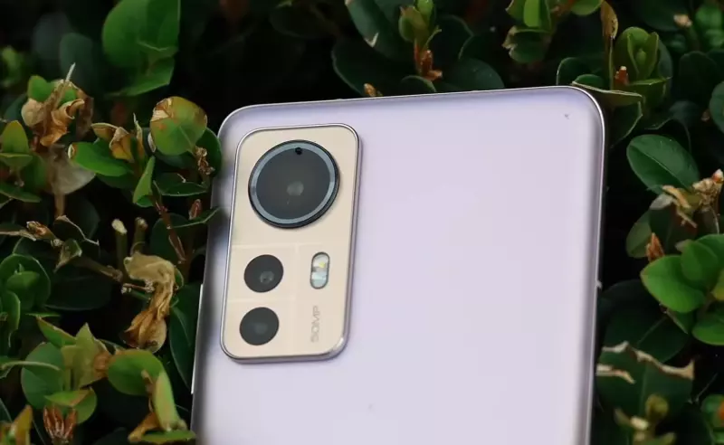xiaomi-12-recenzija:-mali-telefon-sa-snaznim-misicima
