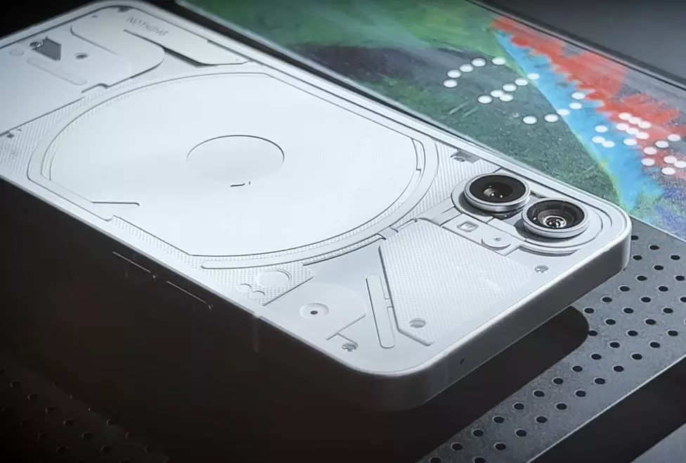 nothing-phone-prosao-na-testu-izdrzljivosti-bolje-od-oneplus-10-pro!