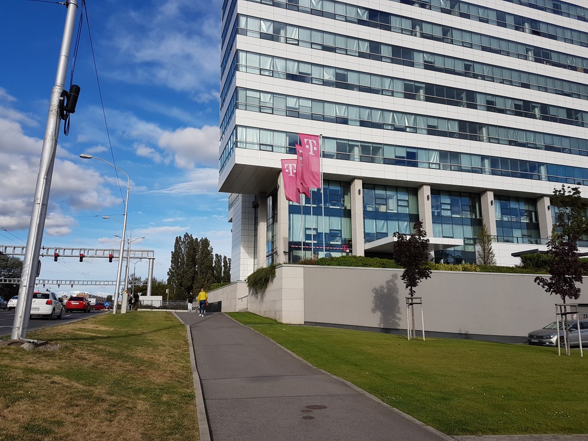 slovacki-telekom-obnavlja-ugovor-sa-intelsatom