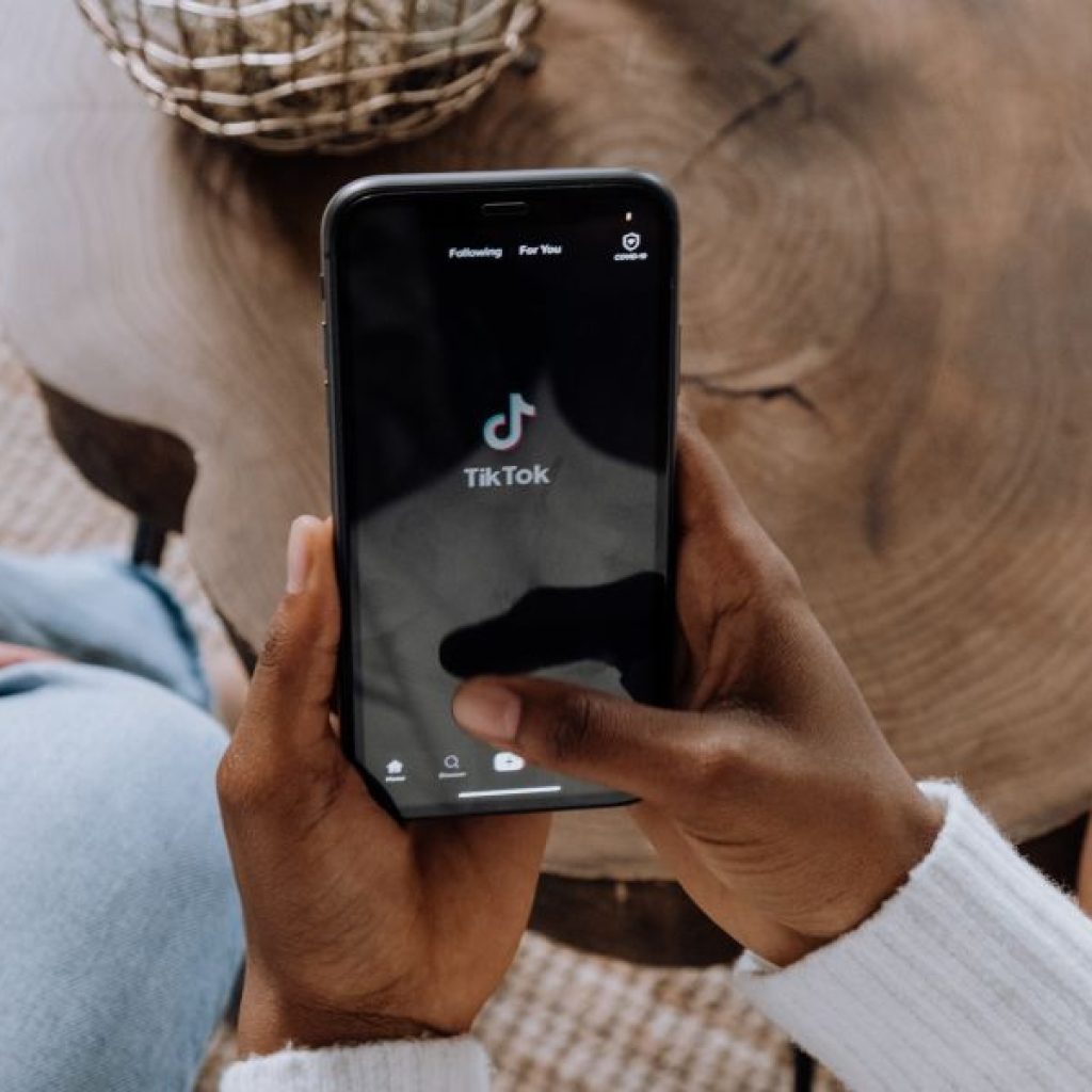 tiktok-samo-kroz-kupnju-aplikacija-dnevno-generira-2,5-mil.-usd-prihoda
