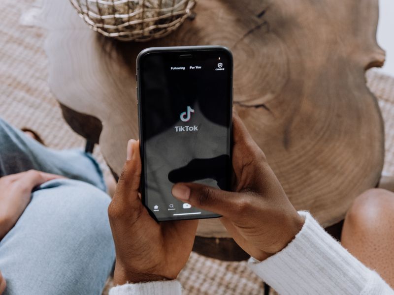 tiktok-samo-kroz-kupnju-aplikacija-dnevno-generira-2,5-mil.-usd-prihoda