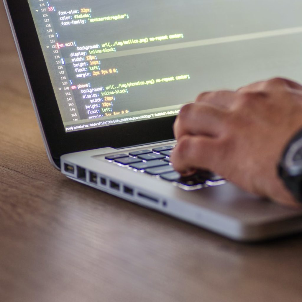 umjetnik-upornosti-i-strpljenja:-sta-sve-cini-dobrog-razvojnog-programera