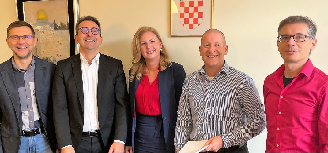 slovenski-halcom-preuzeo-hrvatski-insite slovenski-halcom-preuzeo-hrvatski-insite