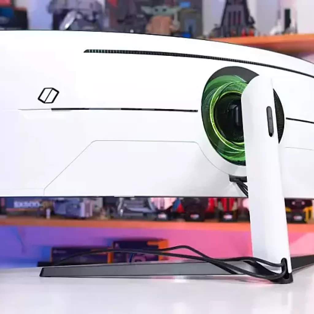samsung-radi-na-8k-ultrasirokom-gaming-monitoru