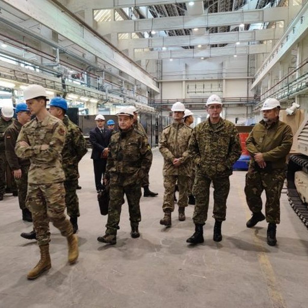 dok-ing-vojno-diplomatskom-zboru-predstavio-svoje-robotske-sustave