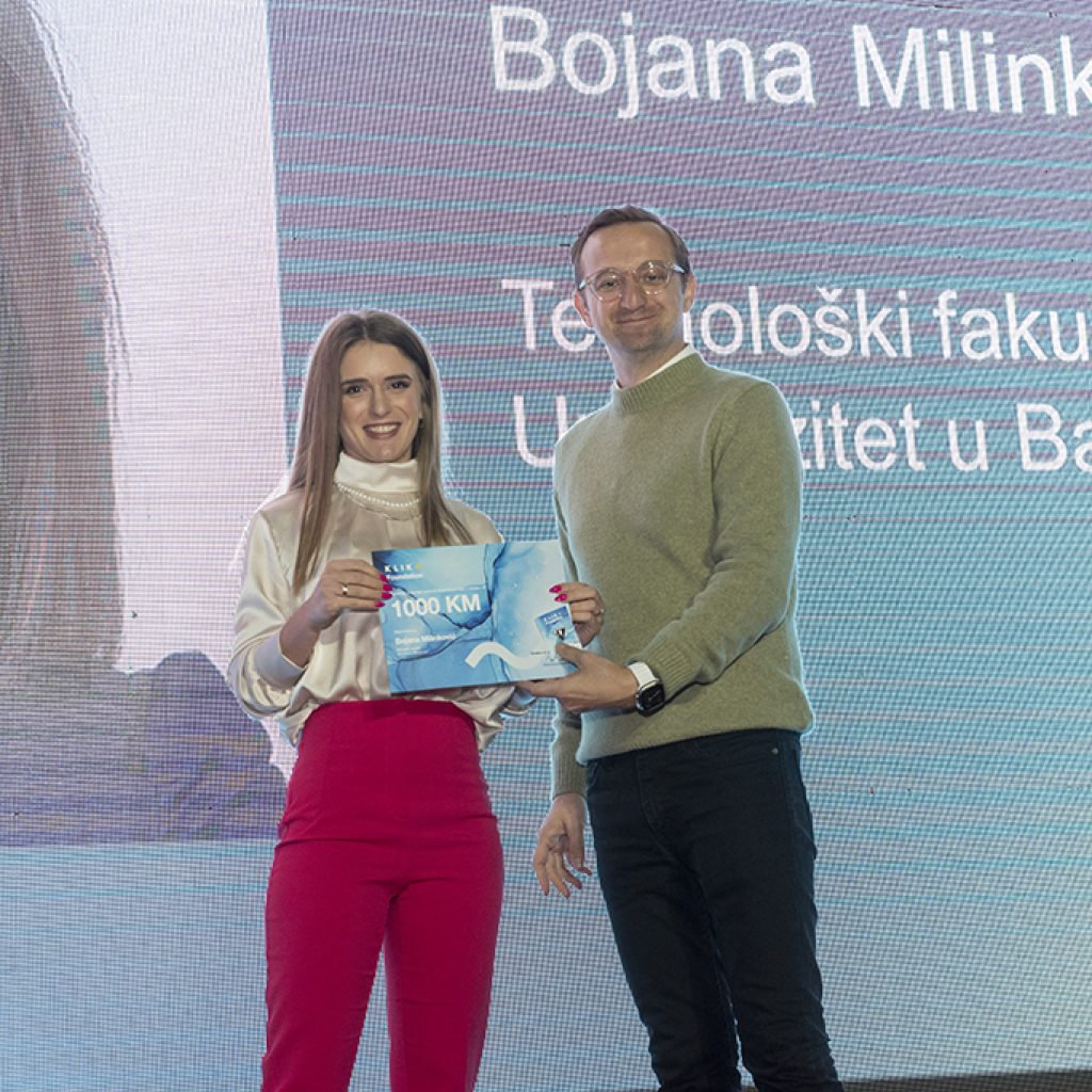 klika-urucila-novih-38-stipendija-od-po-1.000-km