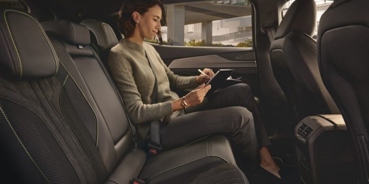 Peugeot E-408 – spoj karavana i coupea uz prizvuk struje