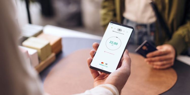 softpos-aplikacija-lansirana-na-hrvatsko-trziste,-pametni-telefon-pretvara-u-pos-uredjaj