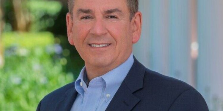 david-wajsgras-na-celu-intelsata