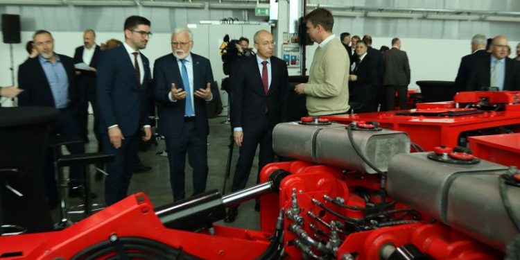 dok-ing-predstavio-elektricnu-robotsku-flotu-za-podzemno-rudarenje