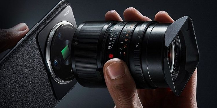 xiaomi-predstavio-konceptni-pametni-telefon-s-mogucnoscu-montiranja-izmjenjivih-leica-objektiva-m-serije